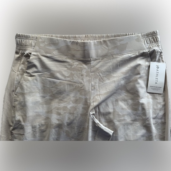 Athleta Brooklyn Camo Jogger - Picture 4 of 10